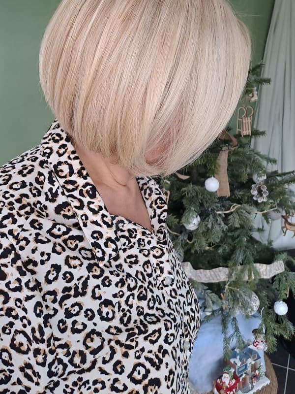 Résultat d'un lissage kératine : cheveux lisses et brillants
